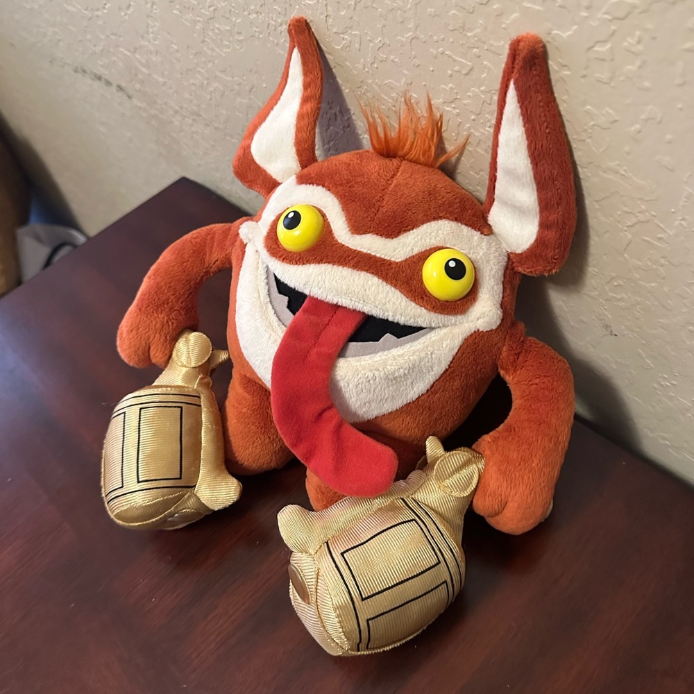 Skylanders 2012 Trigger Happy Plush w/Lights & Sounds Works 9 inches - Picture 4 of 8